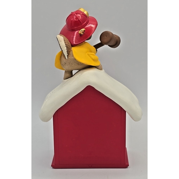 Hallmark 1995 North Pole 911 Fireman Squirrel Emergency Box Candy Cane U129 - Picture 3 of 6